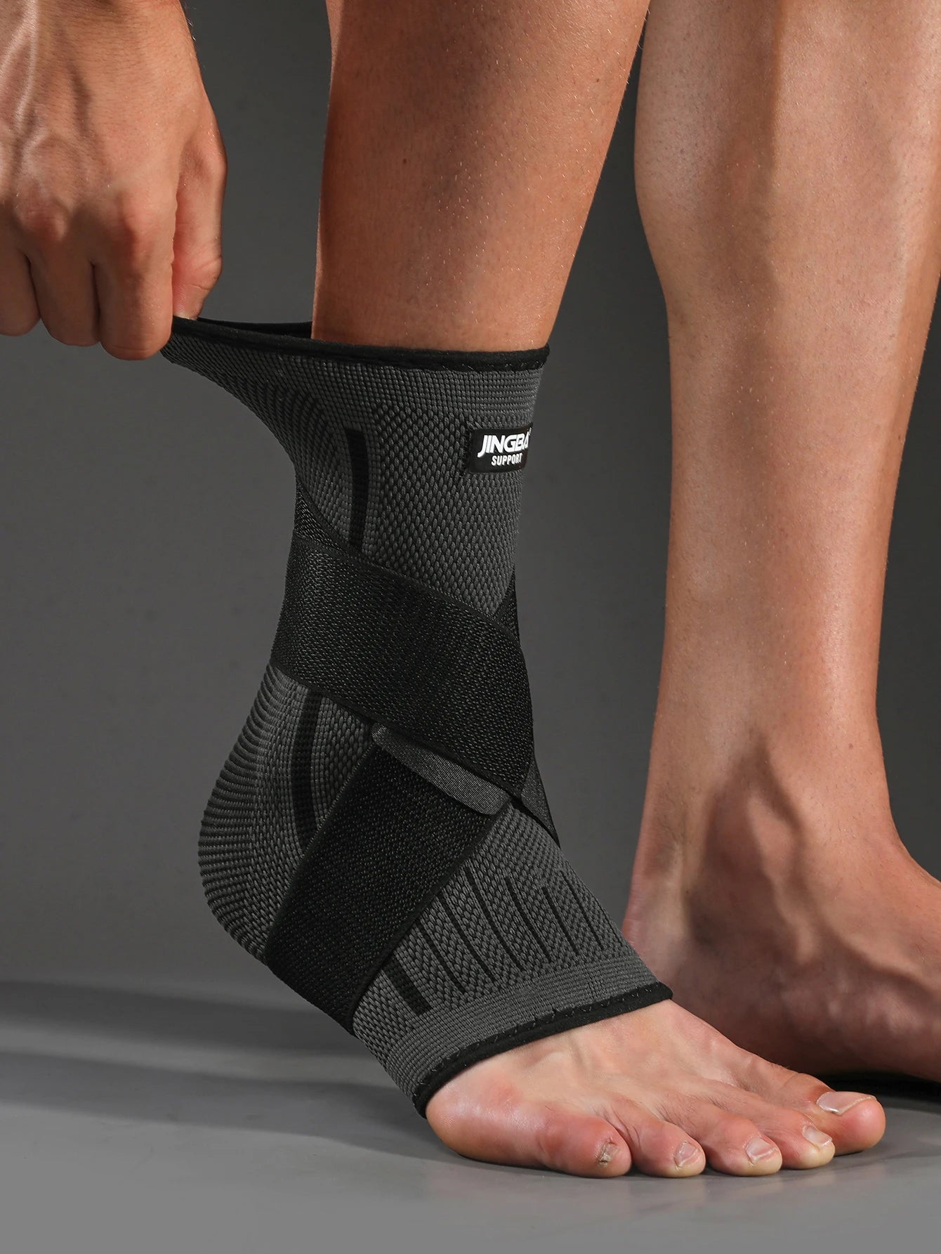 1 Pc Adjustable Compression Ankle Support Men & Women